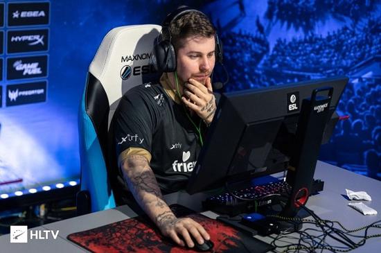 周杰伦电竞战队欠薪风波引发激烈反响